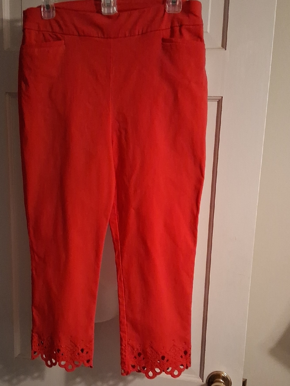 Chico's Bright Red Cropped Leggings with Scalloped Eyelet Hem